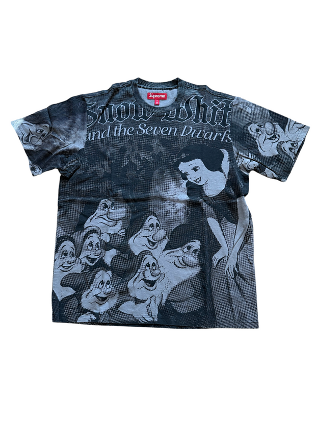 SUPREME ALL OVER PRINT SNOW WHITE TEE